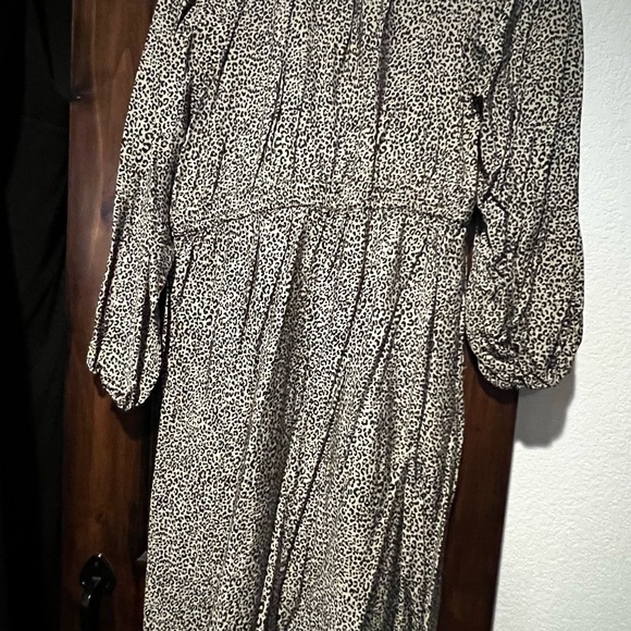 Patterned Dress - Picture 2 of 2